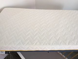 Cuna de Bebé con Colchón y Protector como nueva