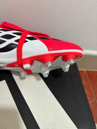 Bota de fútbol Adidas Predator Roja Talla 43 1/3