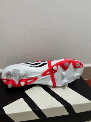 Bota de fútbol Adidas Predator Roja Talla 43 1/3