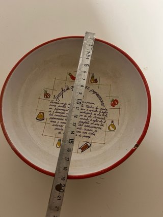 Ciotola in ceramica vintage con ricetta