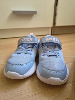 Botines Gioseppo t 28 y zapatillas Lilo&Stitch t27