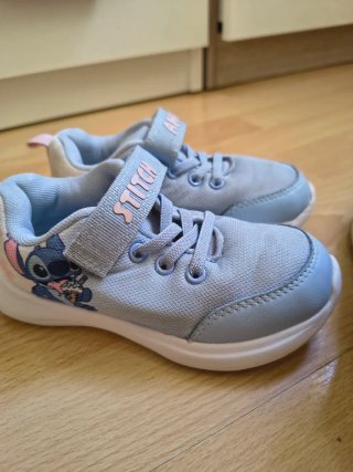 Botines Gioseppo t 28 y zapatillas Lilo&Stitch t27