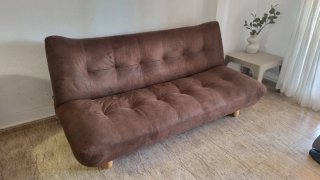 Sofá cama marrón con chaise longue