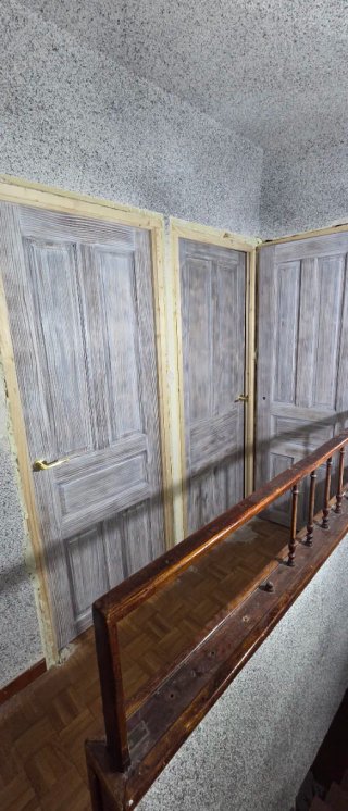 Servicio de Barnizado y Colocación de Puertas