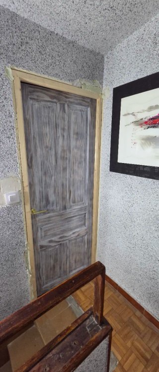 Servicio de Barnizado y Colocación de Puertas