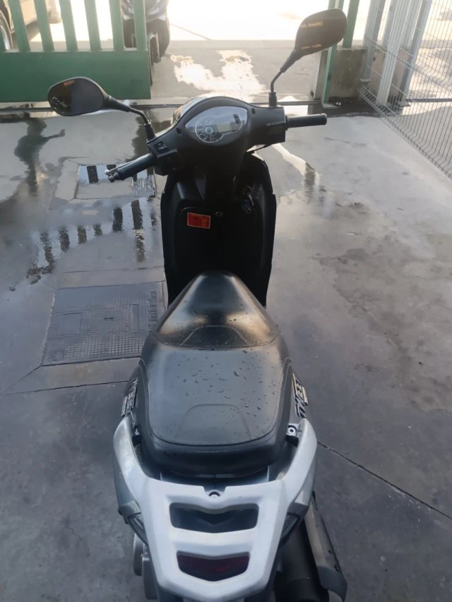 Peugeot Tweet 125 Scooter