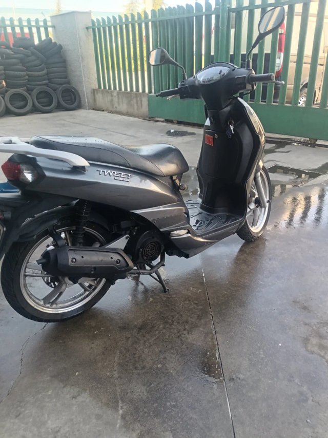 Peugeot Tweet 125 Scooter