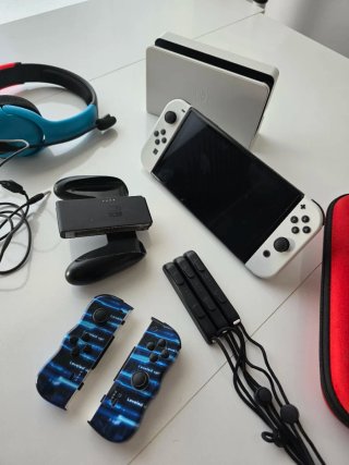 Nintendo Switch OLED + Accesorios