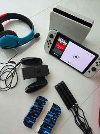 Nintendo Switch OLED + Accesorios