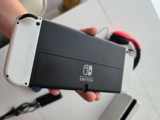 Nintendo Switch OLED + Accesorios