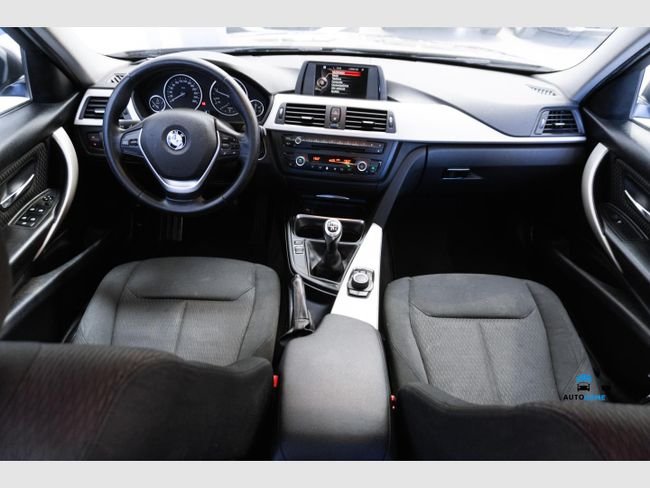 BMW Serie 3 318 d Touring (0.0) 2015, foto 13