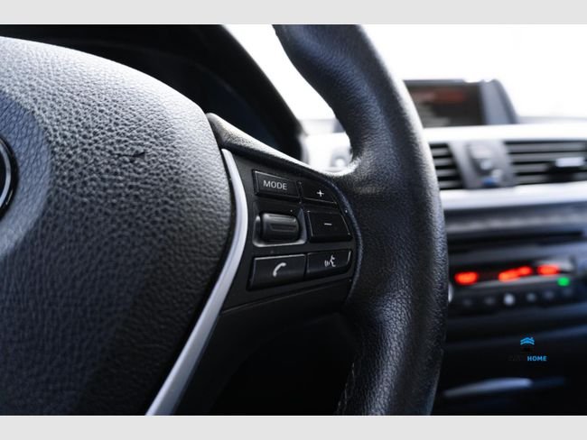 BMW Serie 3 318 d Touring (0.0) 2015, foto 19