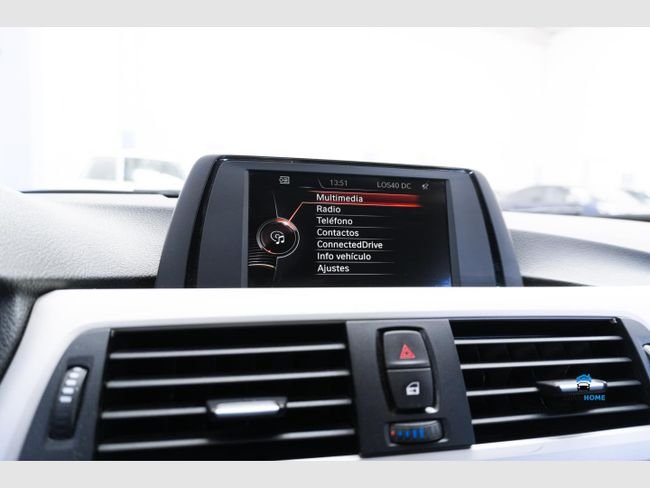 BMW Serie 3 318 d Touring (0.0) 2015, foto 21