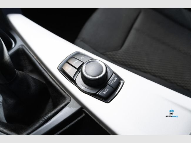 BMW Serie 3 318 d Touring (0.0) 2015, foto 25
