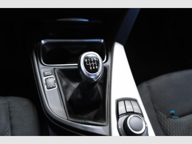 BMW Serie 3 318 d Touring (0.0) 2015, foto 26