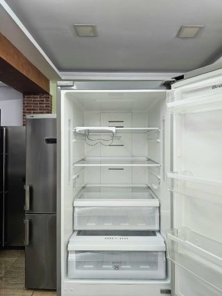 Nevera Brandt 1,85m Acero Inoxidable con garantía
