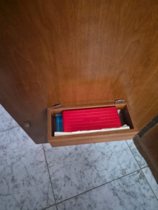 Máquina de coser Alfa con mueble