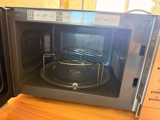 Microondas Panasonic 20L 1000W