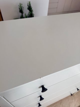 Cómoda IKEA Blanca de 5 Cajones.