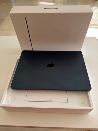 MacBook Air 2022 256GB medianoche (pantalla rota)