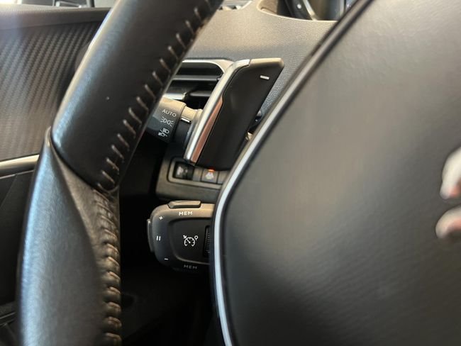 Peugeot 5008 2021, foto 17