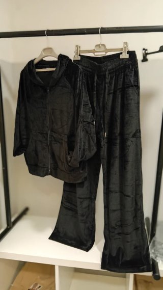 Chándal de Terciopelo Negro Talla L