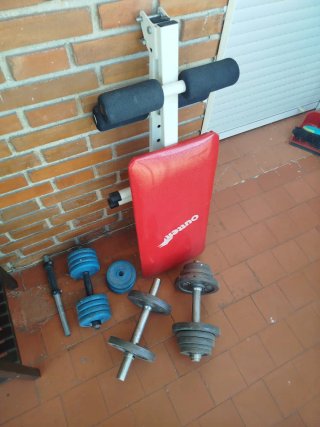 Banco de Abdominales y Pesas