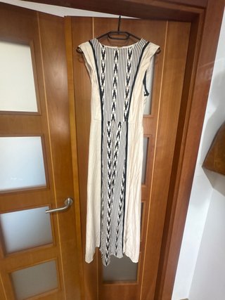 Vestido largo beige y negro