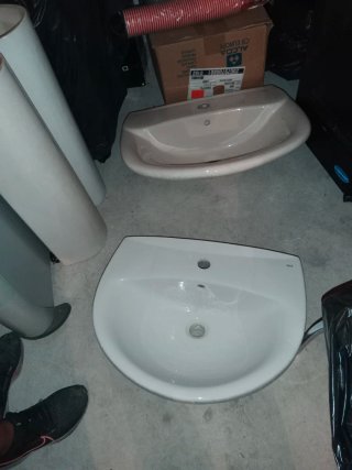 2 Lavabos con soporte de diferentes tamaños