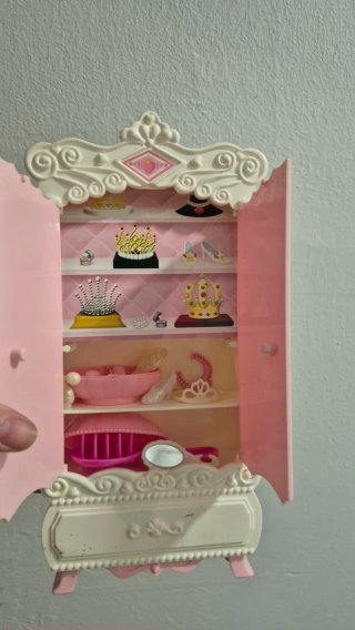 Barbie Princesa con Armario