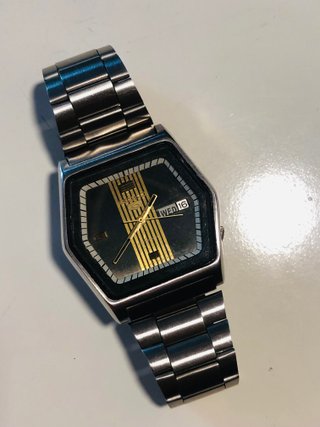 Reloj Seiko 5 Hexagonal Negro y Oro Automático