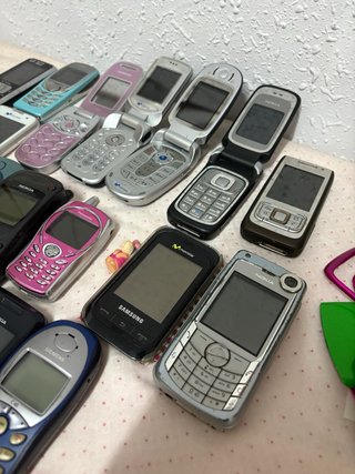Lote móviles antiguos Nokia, Samsung, Blackberry