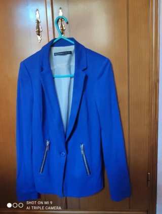Chaqueta Stradivarius azul talla S