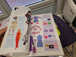 Libro Barbie: La Muñeca Más Famosa en Imágenes