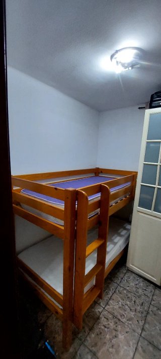 LITERA DOBLE DE MADERA CON ESCALERA