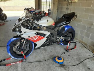 Yamaha R1 4c8