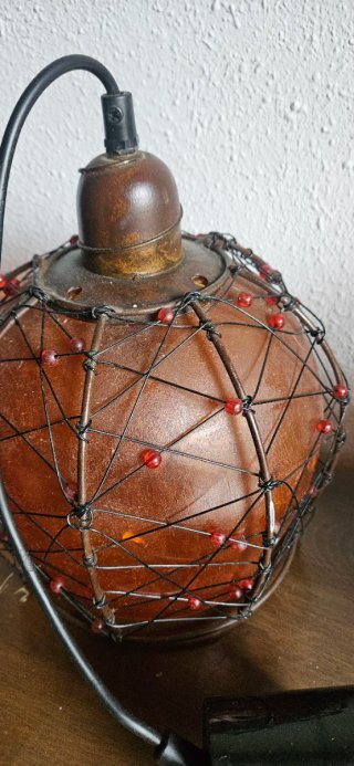 Lámpara de techo con estructura de alambre