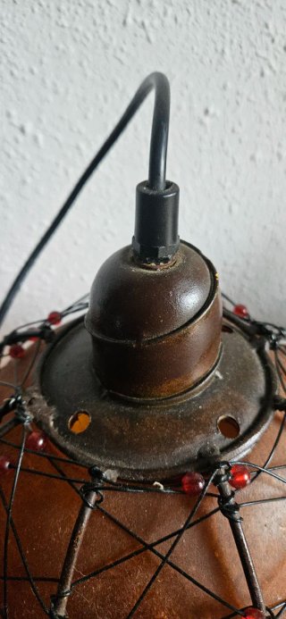 Lámpara de techo con estructura de alambre