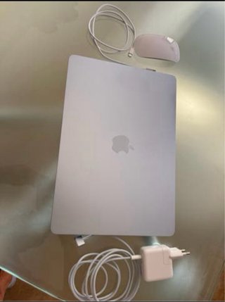 Portátil Apple y Magic Mouse