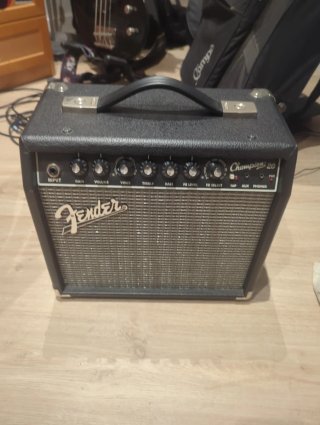 Amplificador Fender Champion 20