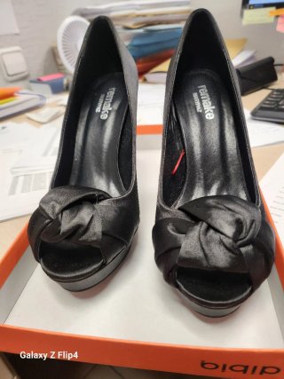 Zapatos de tacón MARYPAZ negros
