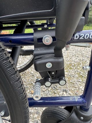 Silla de ruedas como nueva con asidero y plegable