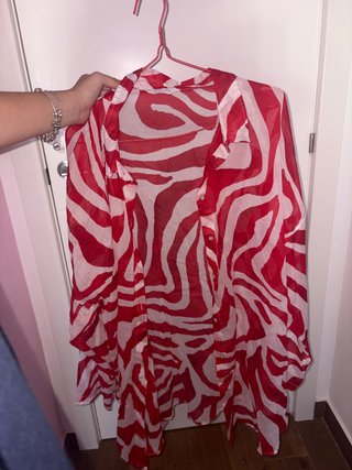 Camiseta playera Primark cebra roja y blanca