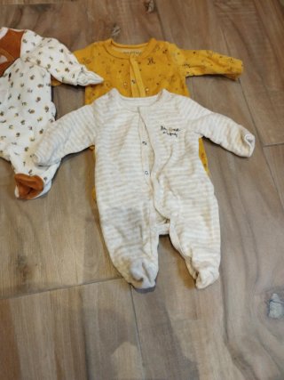 LOTE 7: bodys bebé INVIERNO