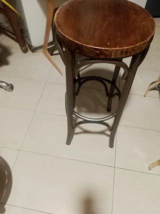 Taburete Alto de Madera y Metal