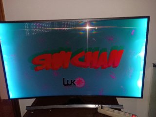 Televisor Samsung Negro y Plateado