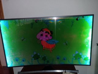 Televisor Samsung Negro y Plateado