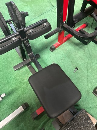 Máquina Gemelo y Sóleo Sole Fitness