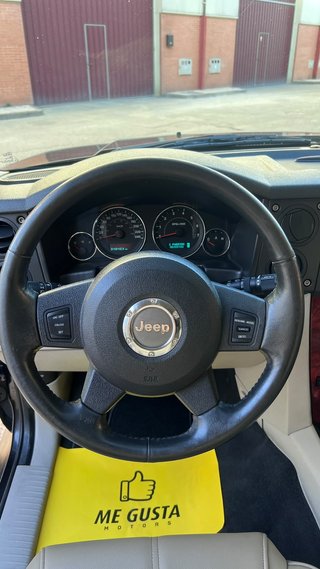 Jeep Commander 4x4 Etiqueta B