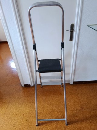 Urge vender!!! Escalera Plegable de Aluminio